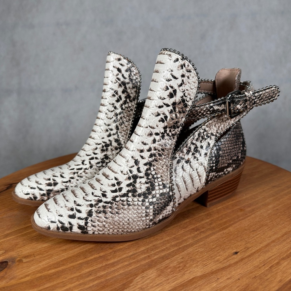 BCBGeneration Winona Ankle Boots Women 6B Cream Snakeskin Good Cutout Studded